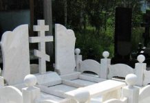 Чем хороши памятники из белого мрамора