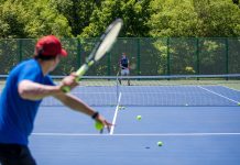 Теннисный корт: место сражения спортивных героев