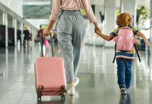 Выезд ребенка за границу в 2025 году: правила, которые нужно знать родителям