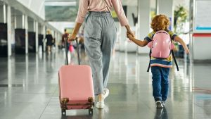 Выезд ребенка за границу в 2025 году: правила, которые нужно знать родителям