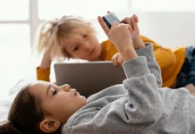 Как выбрать смартфон для ребёнка: безопасность, контроль и прочность