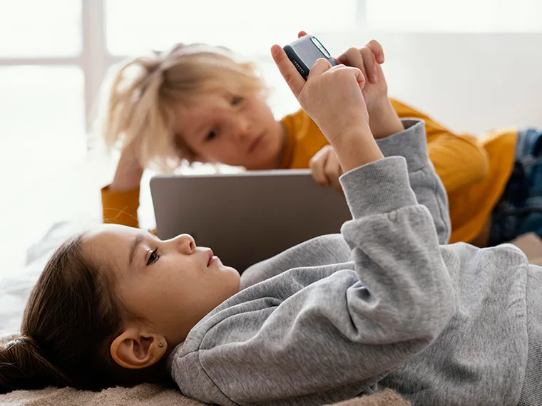 Как выбрать смартфон для ребёнка: безопасность, контроль и прочность